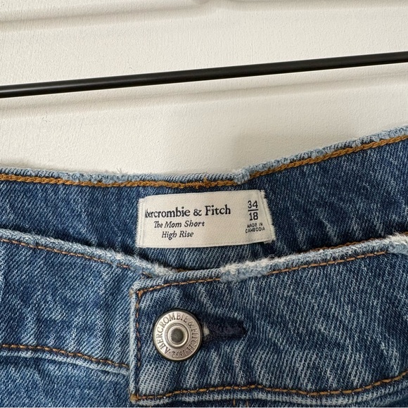 Abercrombie & Fitch The Mom Shorts High Rise - Picture 3 of 4